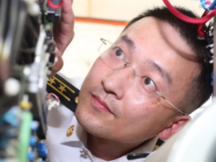 习近平签署通令记功的这个人，竟然为世纪新能源网做出了如此大的贡献！